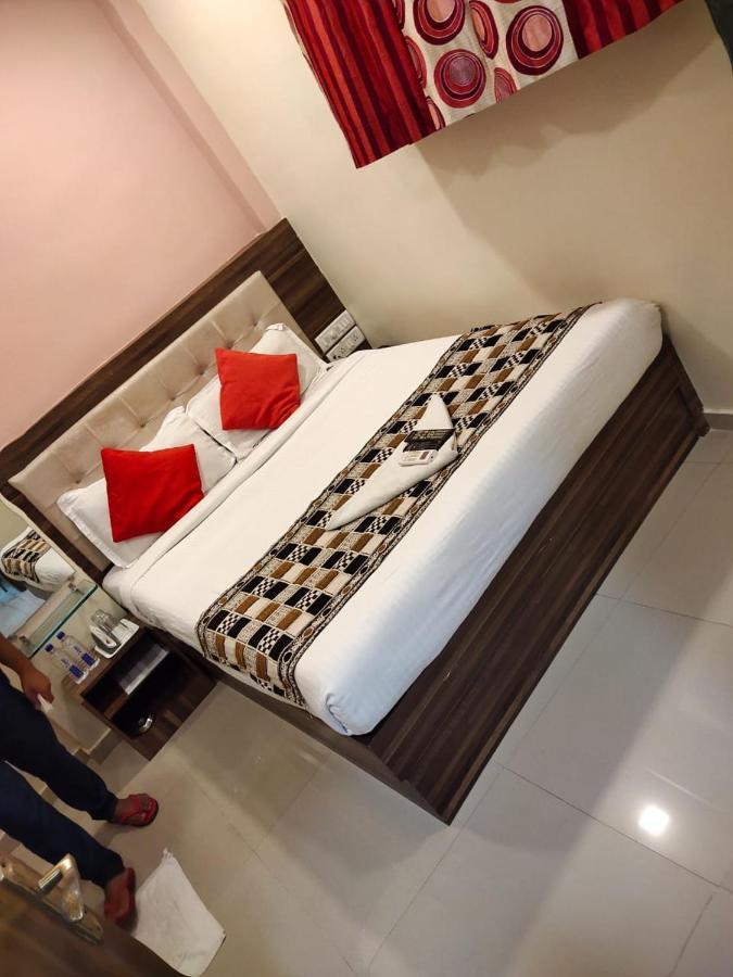 Hotel Golden Galaxy Mumbai Dış mekan fotoğraf
