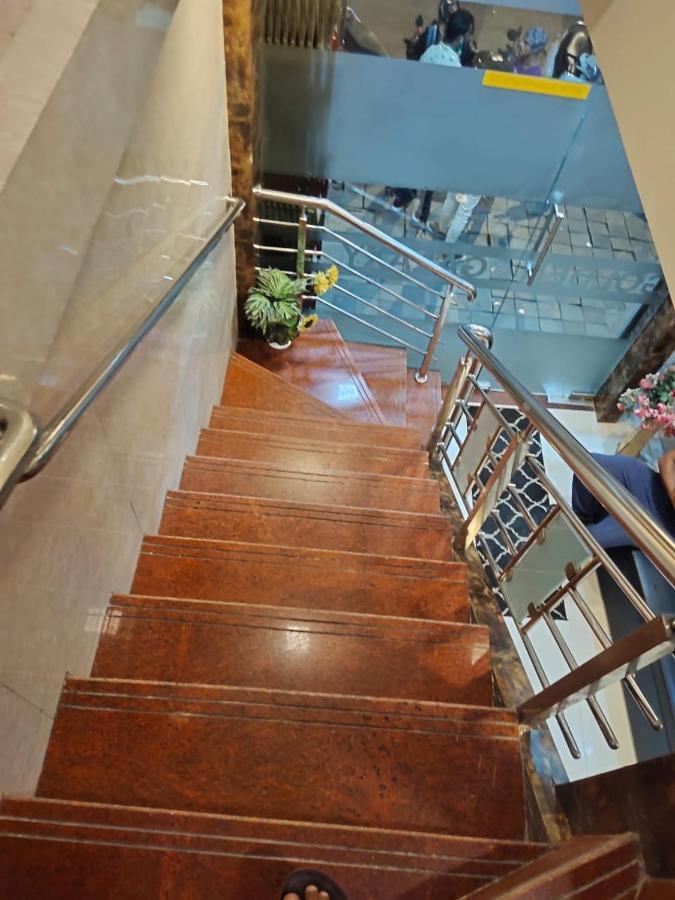 Hotel Golden Galaxy Mumbai Dış mekan fotoğraf