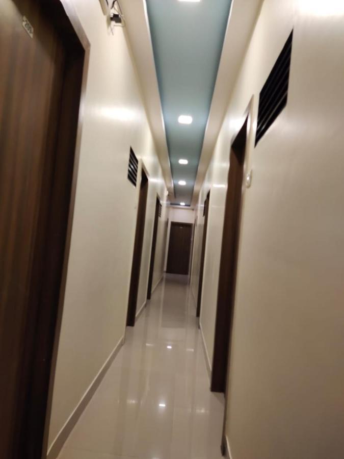 Hotel Golden Galaxy Mumbai Dış mekan fotoğraf