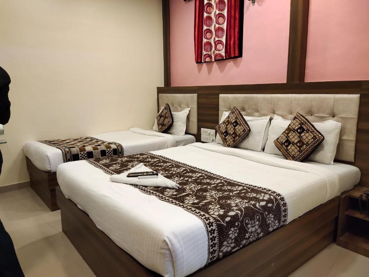 Hotel Golden Galaxy Mumbai Dış mekan fotoğraf